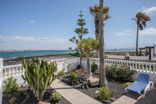 Villa La Maja Beachfront