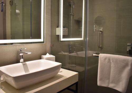 Hotel Park Inn By Radisson Bacolod