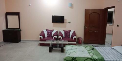 Hostal Shayan Residency Guest House