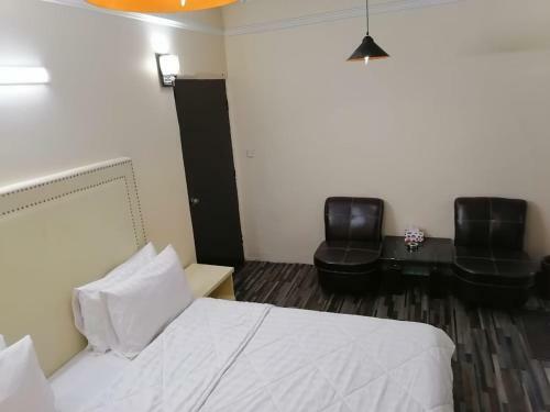 Hostal Mortal Hotel