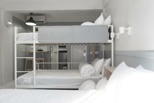 Dragonfly Apartments And Transient House