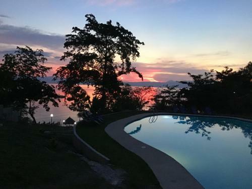 Hotel Cuestas Beach Resort And Restaurant