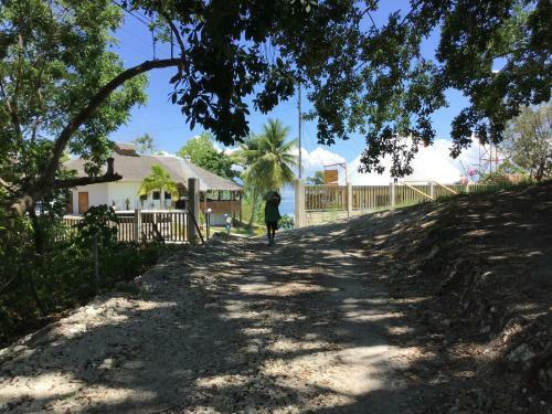 Hotel Cuestas Beach Resort And Restaurant
