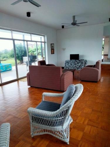 Villa Pd High Top Bungalow Homestay