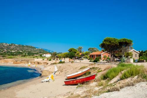 Minies Beach Villas