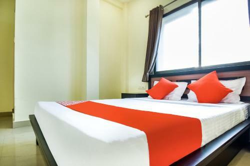 Oyo 786 Hotel Shree Guru Annex