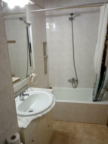 Apartamento Con 3 Dormitorios 3 Minutos Hasta La Playa