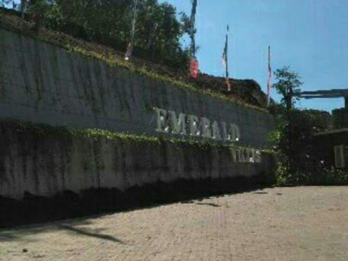 Full House Emerald Villa I6 2 Br Near Jtp 3