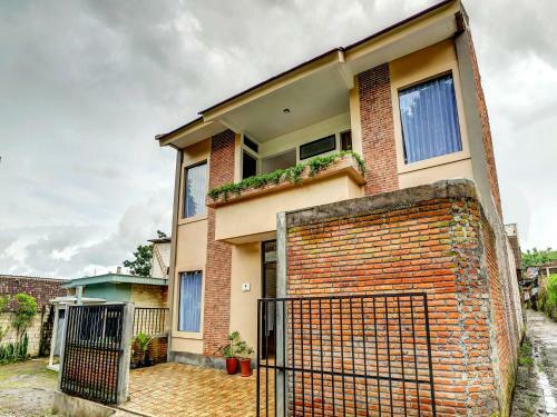 Hotel Oyo 90828 Ara Guest House