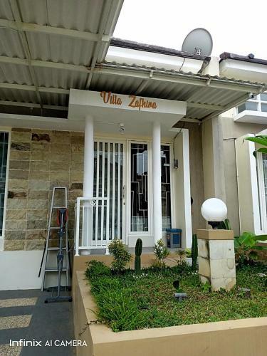 Nata Villa-villa Zafhira Batu