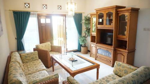 Villa Kusuma 90 Batu Malang 3br