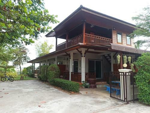 Hotel Nakorn River View