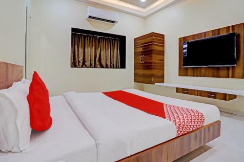 Oyo 81281 Hotel Jay Mahakali