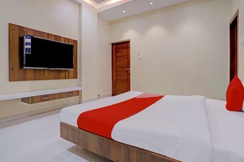 Oyo 81281 Hotel Jay Mahakali