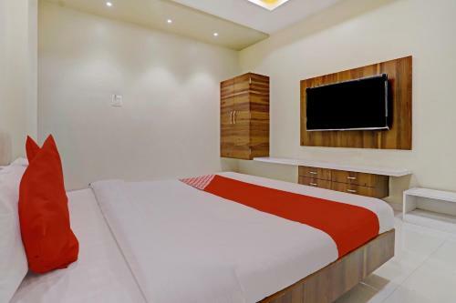 Oyo 81281 Hotel Jay Mahakali
