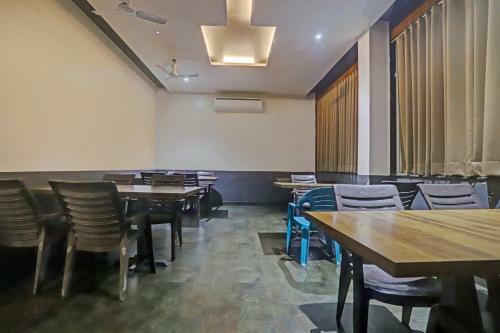 Oyo 81281 Hotel Jay Mahakali