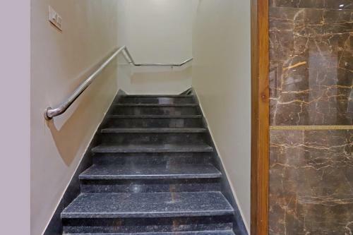 Oyo 81281 Hotel Jay Mahakali