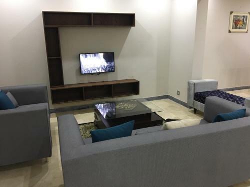 Apartment Near Shaukat Khanum