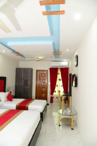 Hotel Deluxe Johar Town Lahore