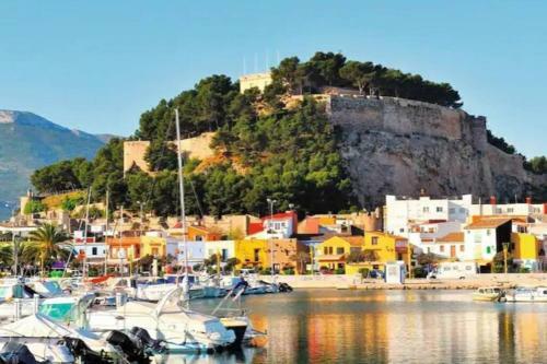 Lovely Apartment Denia, Piscina, Jacuzzi, P�del, Parking