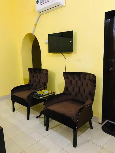 Bed & Breakfast Luxury Hotel Rooms At Mm Alam Road