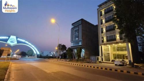 Apartamento Multazam Heights, Dha Phase 8