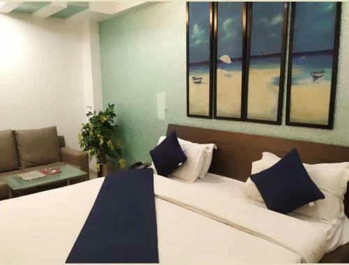 Hotel The Laksh Residencys