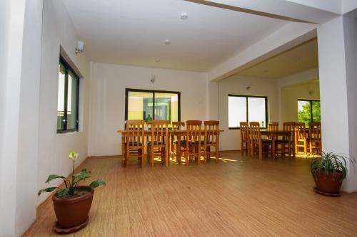 Hotel Nayagaun Village Resort