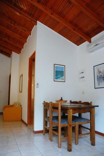 Stefanosplace Aparthotel Sea View