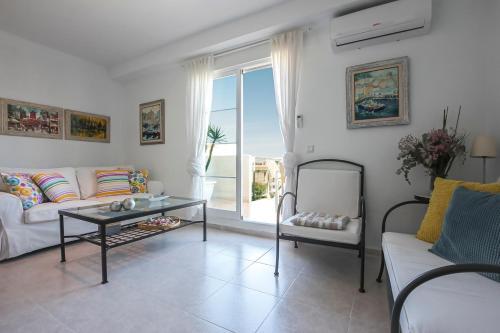 2-bed Attic Apartment In Denia For 6