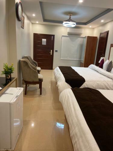 Grand Luxury Hotel