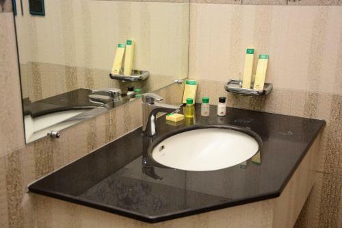 Hotel Move-n-pick Murree