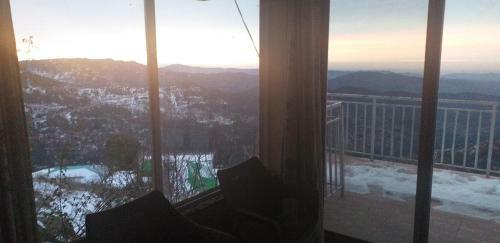 Hostal Awesome Murree View, Honeymoon Suite Room