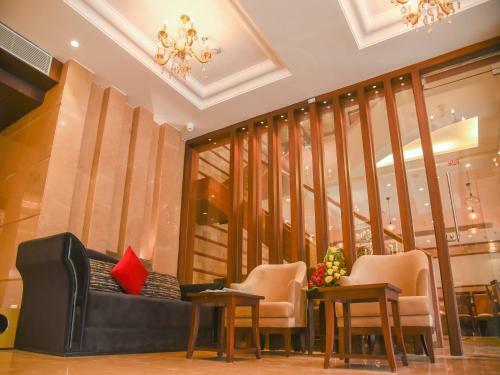 Hotel Bharawan Clarks Inn Express