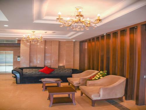 Hotel Bharawan Clarks Inn Express