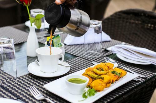 Hotel Bharawan Clarks Inn Express