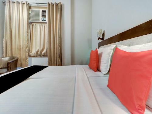 Oyo Capital O 73432 Hotel Divine