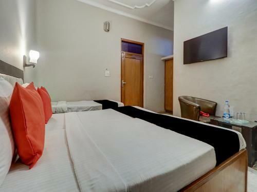 Oyo Capital O 73432 Hotel Divine