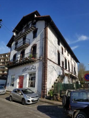 Apartamentos Elizondo Center