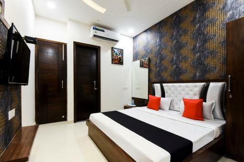 Capital O 60496 Hotel Avera