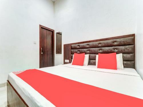 Oyo 82426 Hotel Pb02 Inn