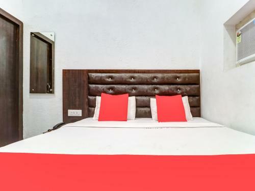 Oyo 82426 Hotel Pb02 Inn