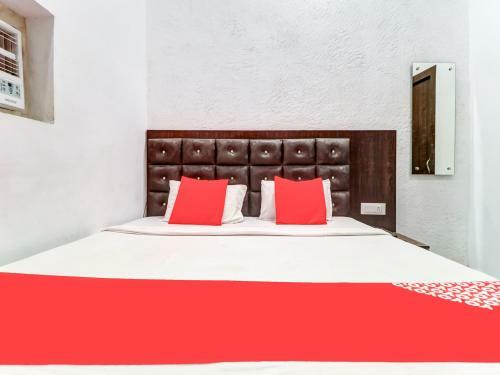 Oyo 82426 Hotel Pb02 Inn