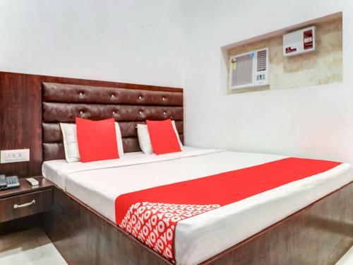 Oyo 82426 Hotel Pb02 Inn