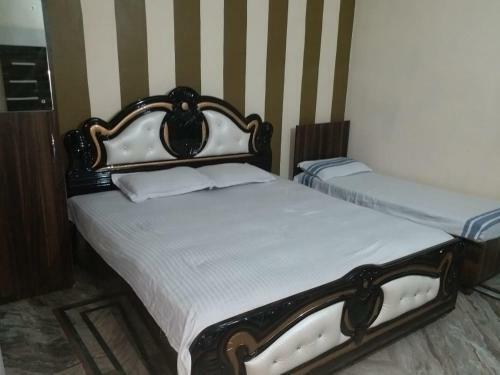 $ 4 Home Stay