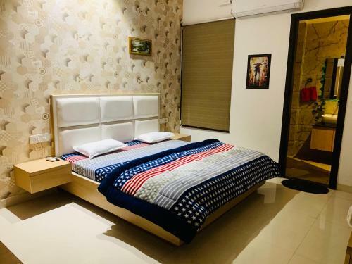 Hotel Holidayvilla & Suites
