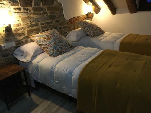 Apartamentos Bajo Pe�a
