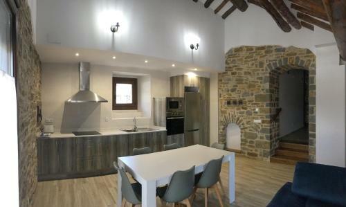 Apartamentos Bajo Pe�a