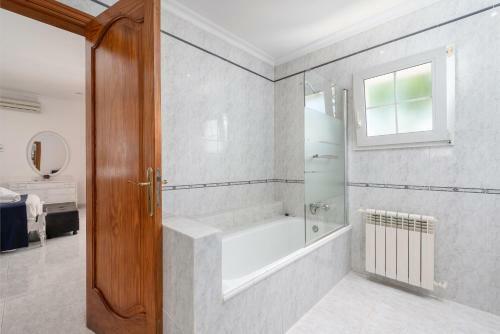 Can Malondra, Villa Para 8 Con Piscina Y Jardines