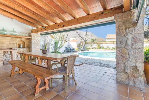 Villa With Pool Walking Distance To The Beach (malondra)